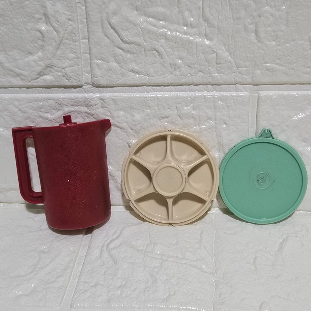 Dart Ind 1984 Vintage Kitchen Magnets Red Pitcher Tray Lid 3pc Set Retro Kitsch